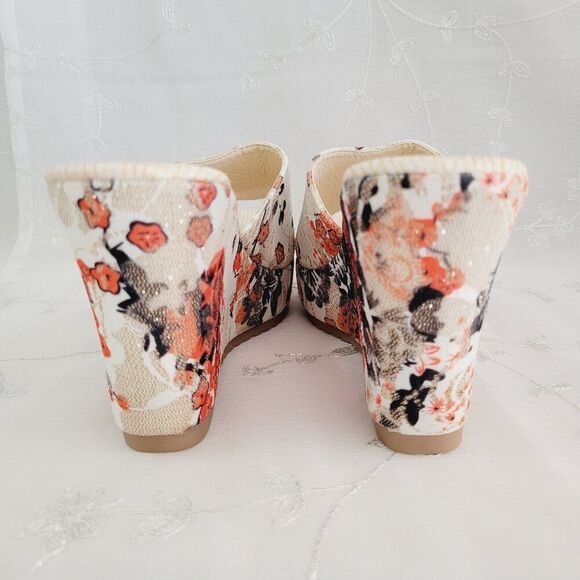 Floral Print Wedge Sandals - Picture 6 of 13